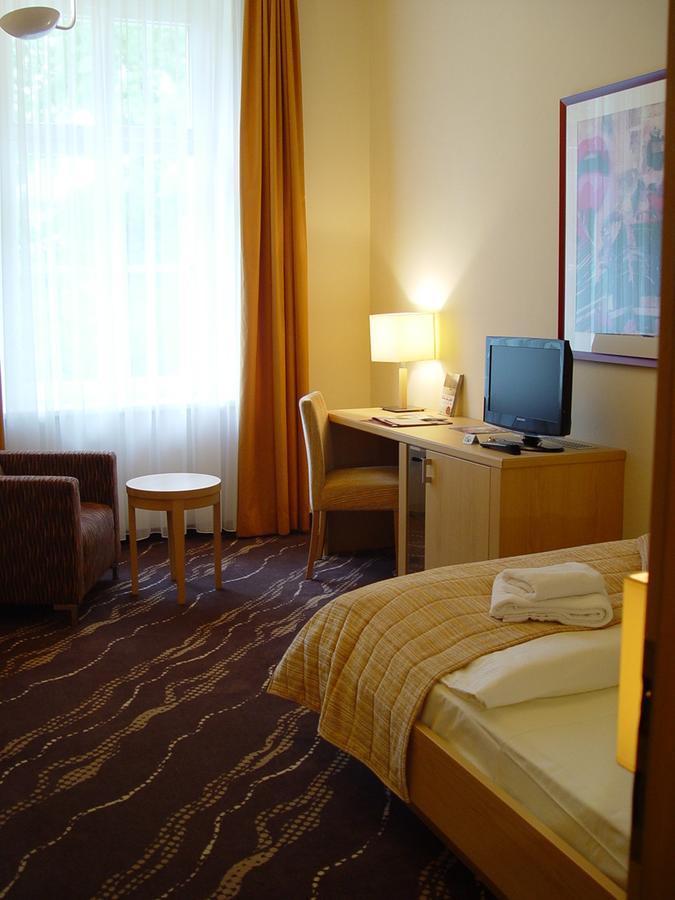 Parkhotel Bad Schandau Mit Spa Extérieur photo